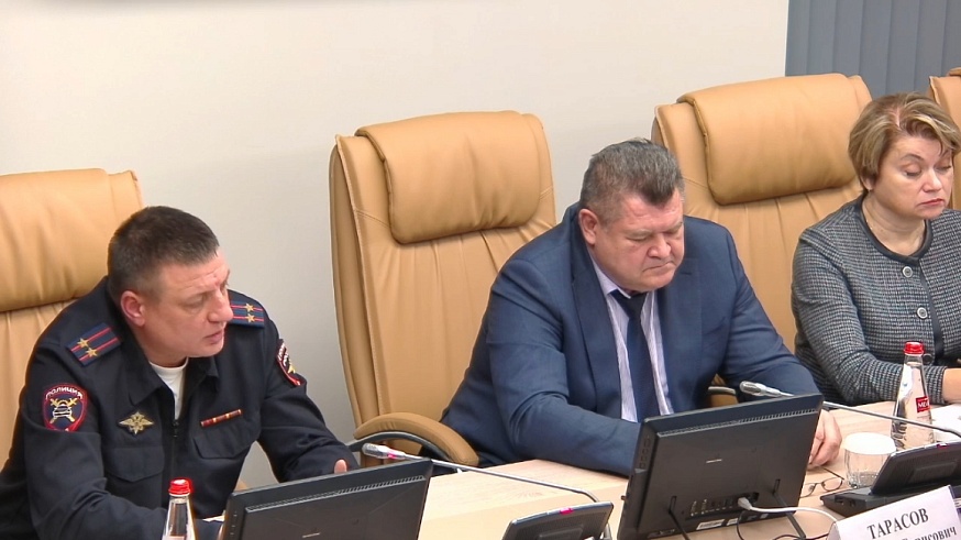 В Саратовской облдуме указали эвакуаторщикам на недопустимые методы работы